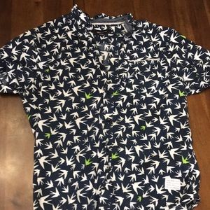 Men’s Small Adam Levine Birds Button Up